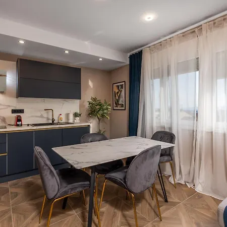 Appartamento Adastra With Private Parking And Floor Heating *