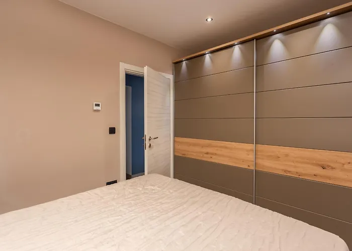 Adastra With Private Parking And Floor Heating *