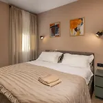 Adastra With Private Parking And Floor Heating *