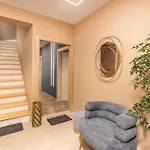 Adastra With Private Parking And Floor Heating