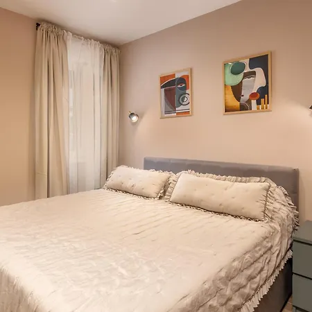 Adastra With Private Parking And Floor Heating Apartment