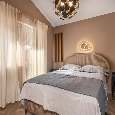 Adastra With Private Parking And Floor Heating * Ριέκα